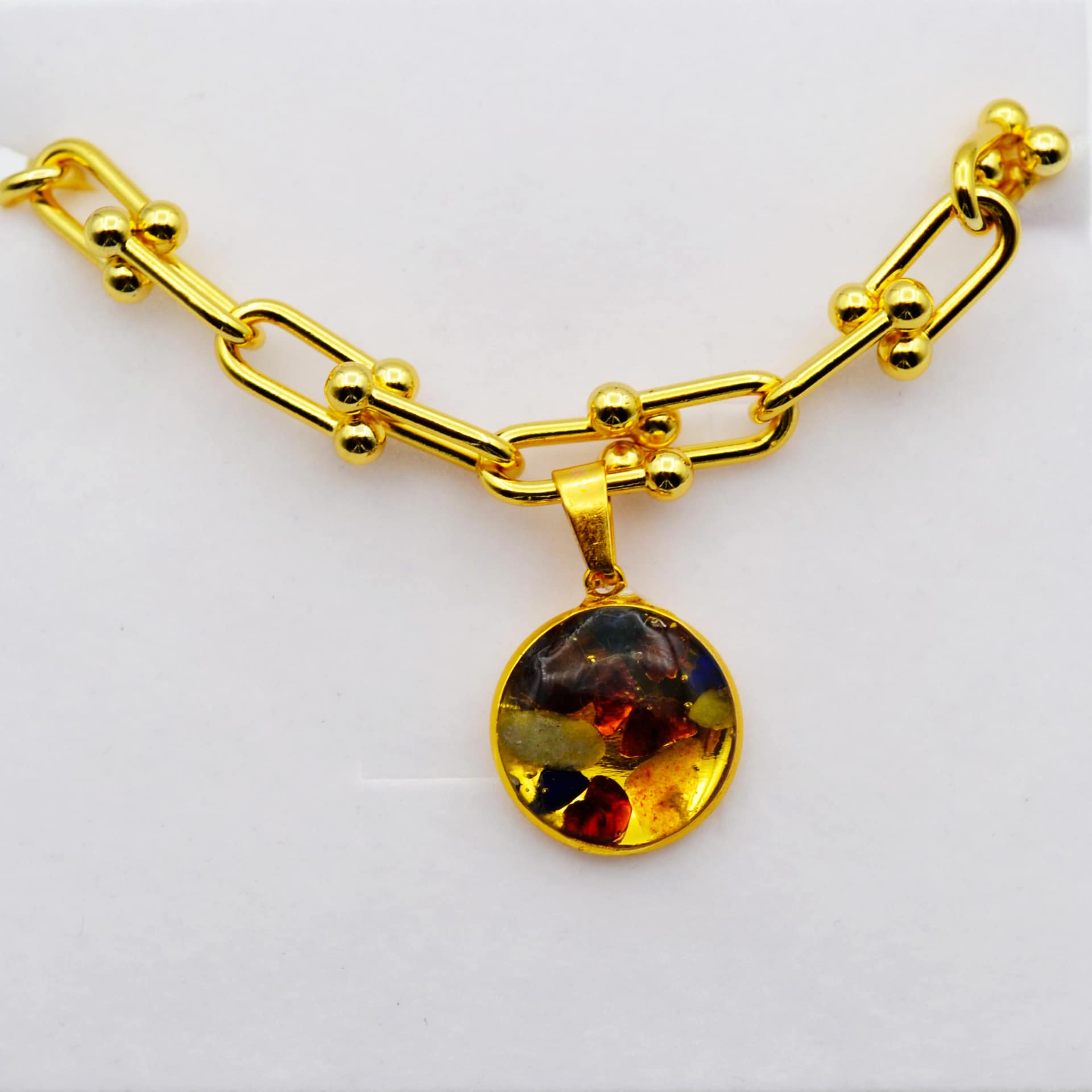 Amulette Vies antérieures Libération